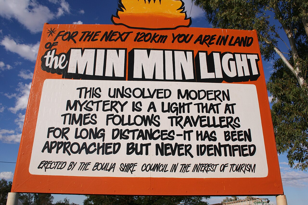 Min Min Lights: australská světelná legenda a fyzikální vysvětlení vzdálených obrazů