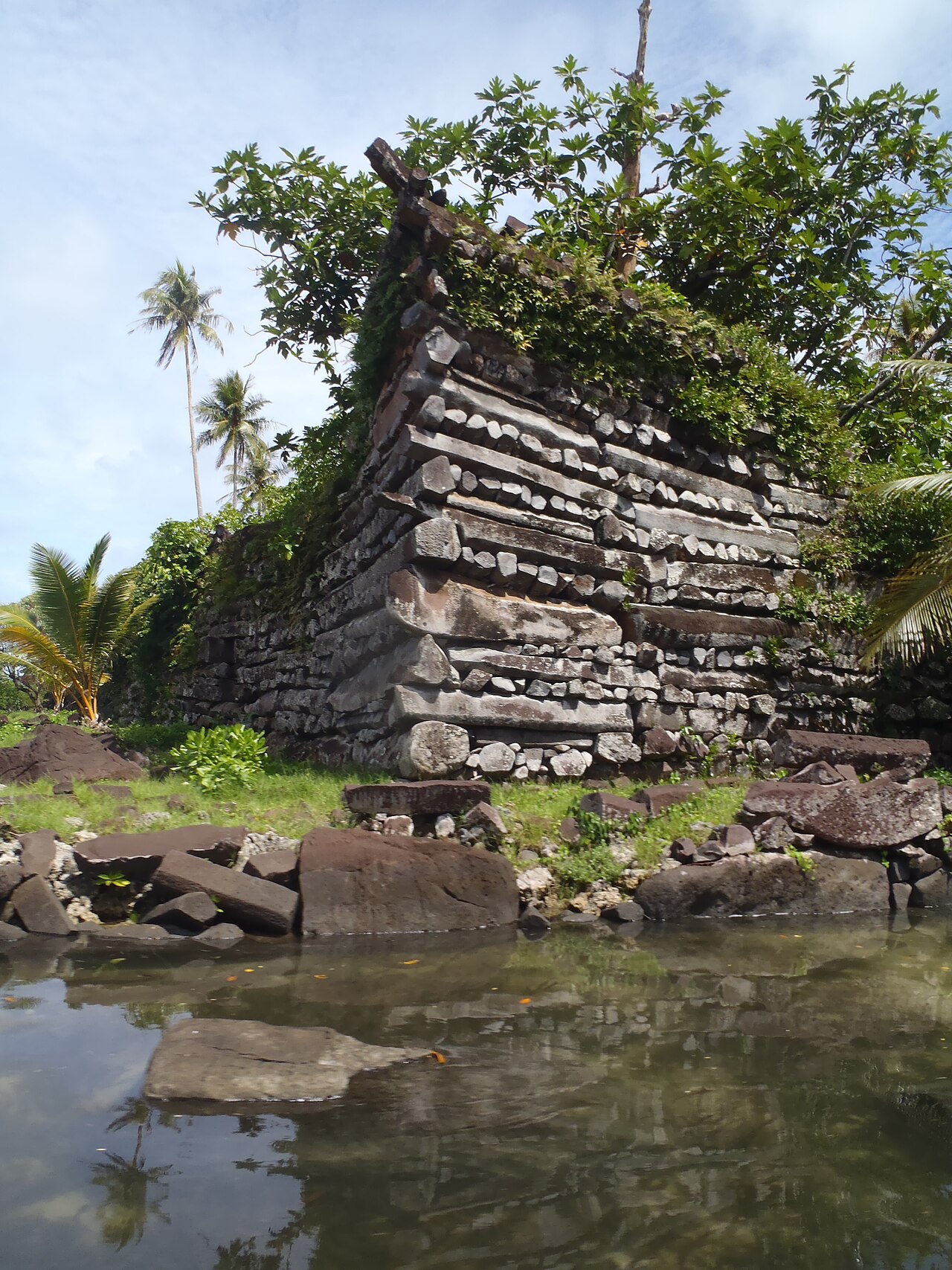 Nan Madol: jak vzniklo kamenné město na umělých ostrůvcích u ostrova Pohnpei