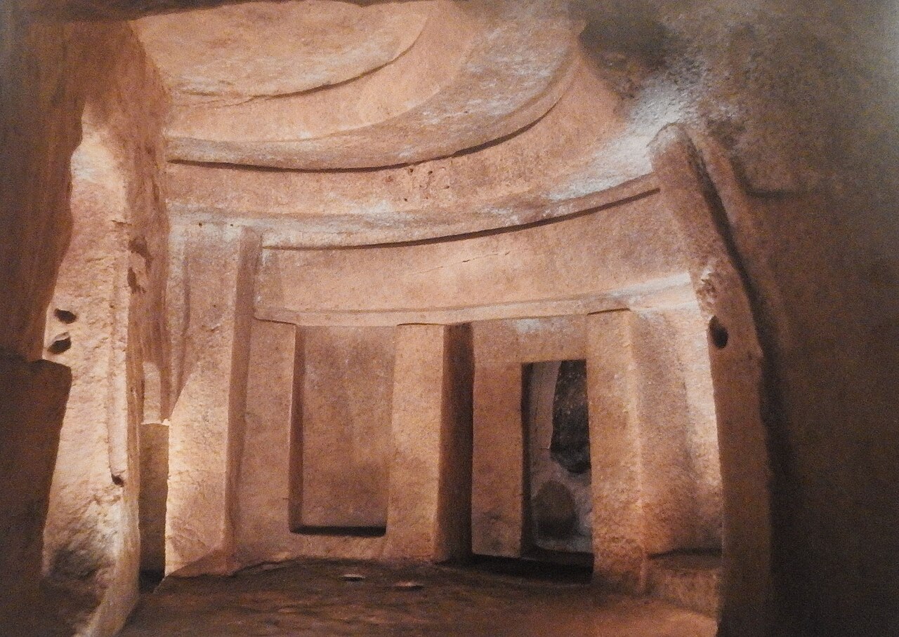 Hypogeum Ħal Saflieni: podzemní komplex na Maltě, akustika a hranice moderních legend