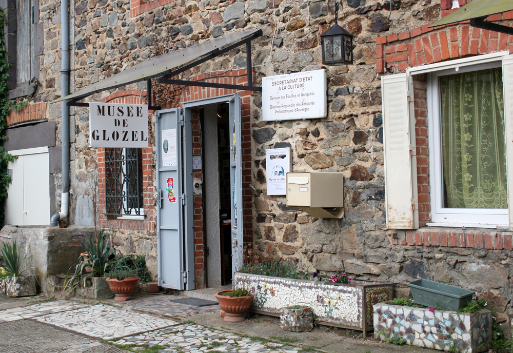 Glozelské nálezy: sporné tabulky a artefakty, které rozdělily archeology i zastánce podvodu