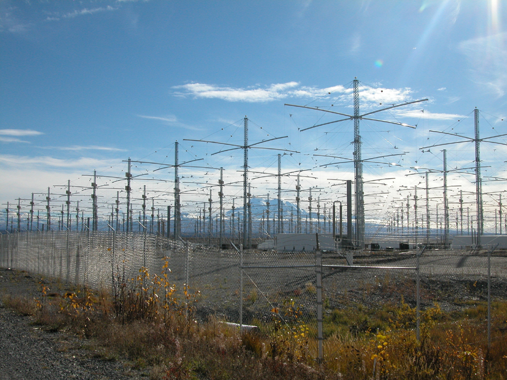 HAARP: výzkum ionosféry a jak se z vědeckého zařízení stal údajný stroj na řízení počasí