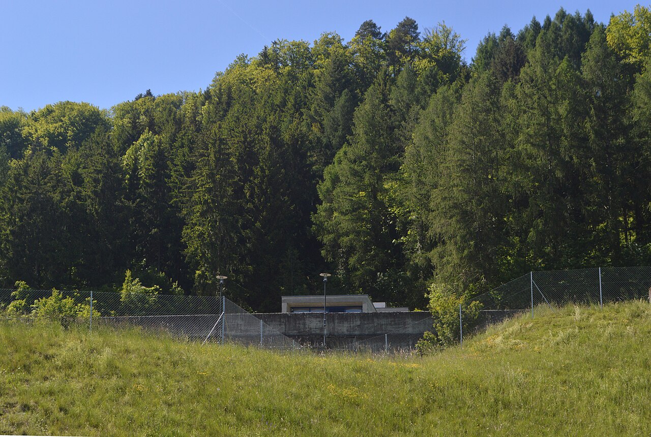Lucens 1969: roztavení experimentálního švýcarského reaktoru ukrytého v podzemní jeskyni