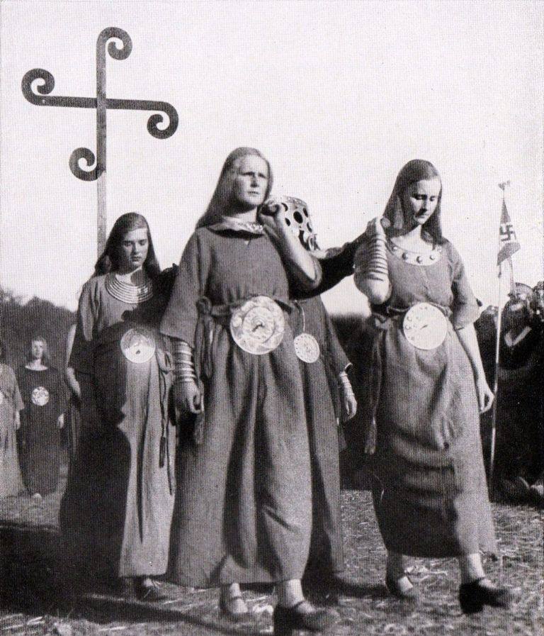 Haunebu a Vril: jak poválečné legendy vytvořily mýtus o nacistických létajících talířích
