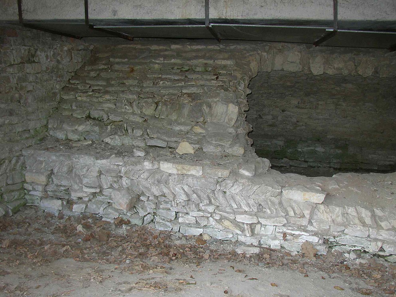 Vyšehradský poklad: pověsti o ukrytém bohatství českých knížat a co lze skutečně spojit s archeologií Vyšehradu