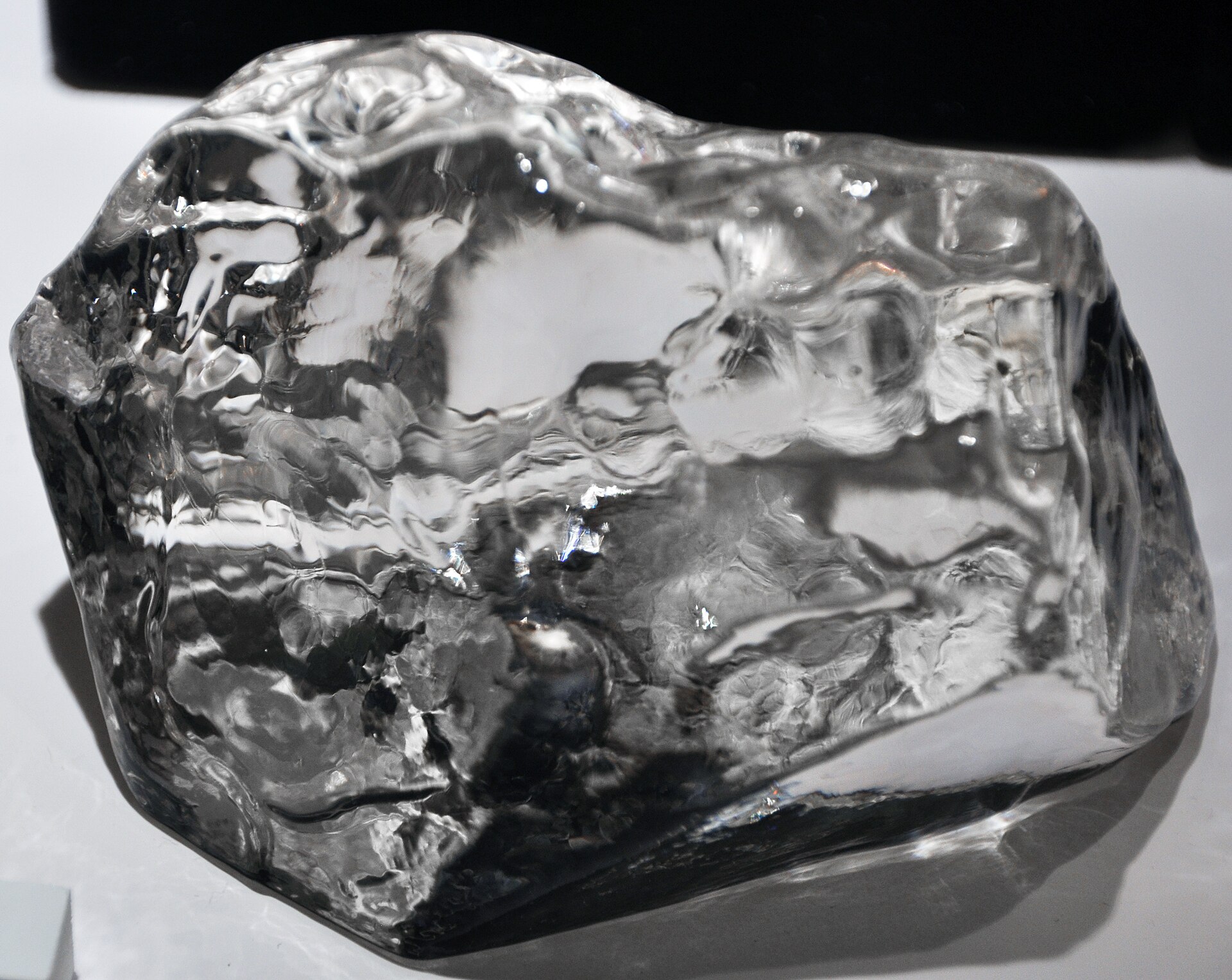 Černý Orlov: tři údajné sebevraždy, rozdělený diamant a problémy v ověřování slavné kletby