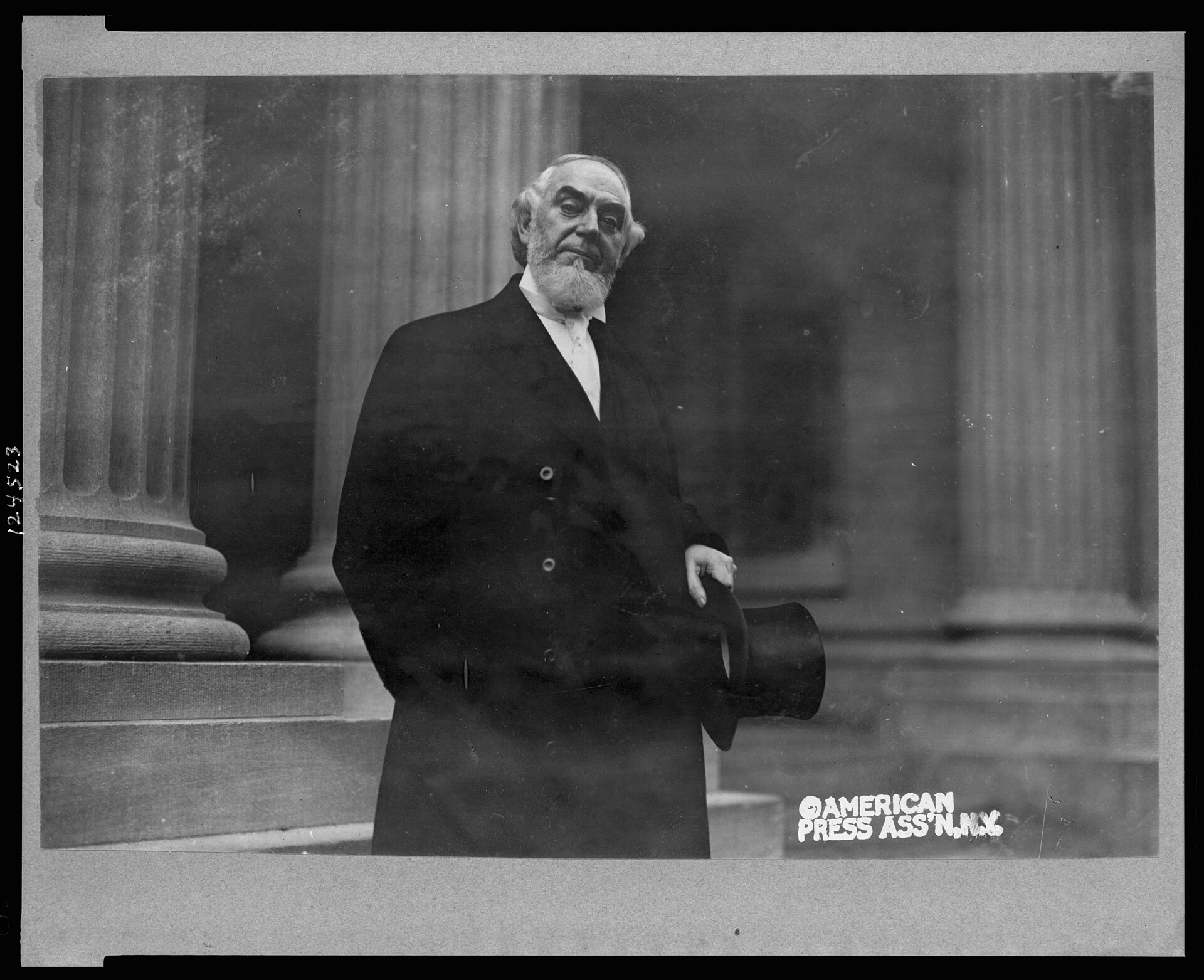 Charles Taze Russell a rok 1914: biblická chronologie, očekávaný konec věků a pozdější reinterpretace
