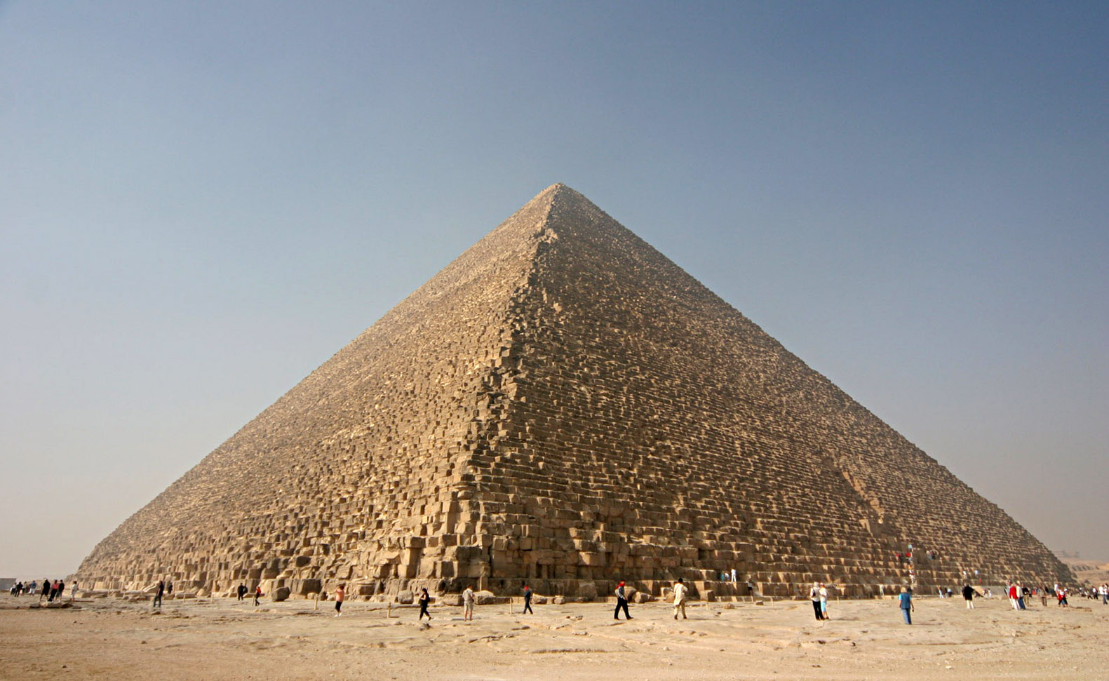 Pyramidologie: rozměry Velké pyramidy, britské palce a proroctví vyčtená z kamenných chodeb