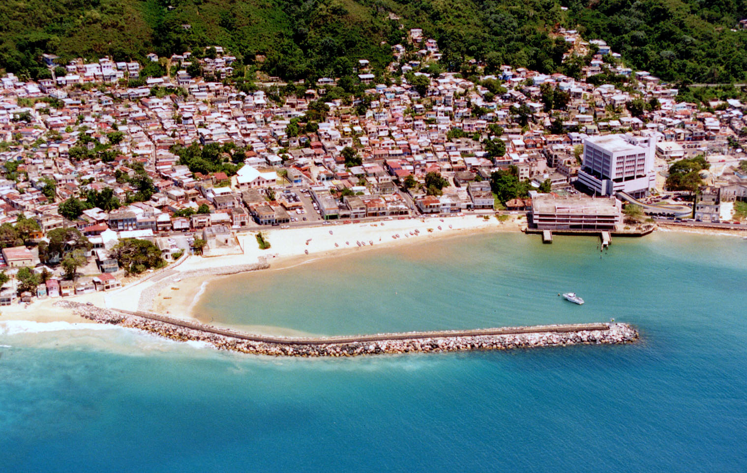 Aguadilla 2013: infračervené video nad Portorikem, zdánlivé rozdělení objektu a analýza perspektivy