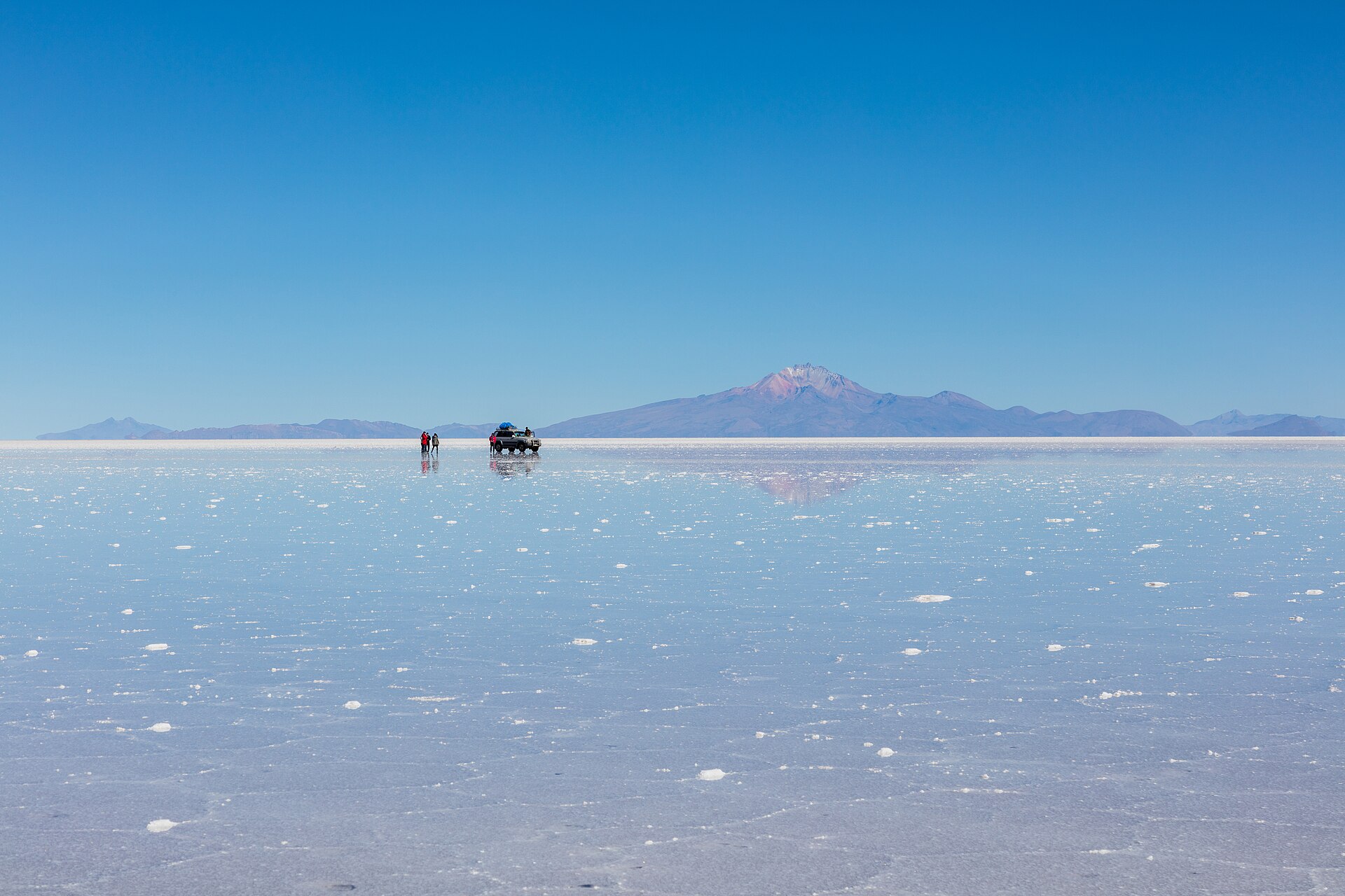 Salar de Uyuni: solná pláň, zrcadlo po dešti a obří zásoby lithia pod povrchem