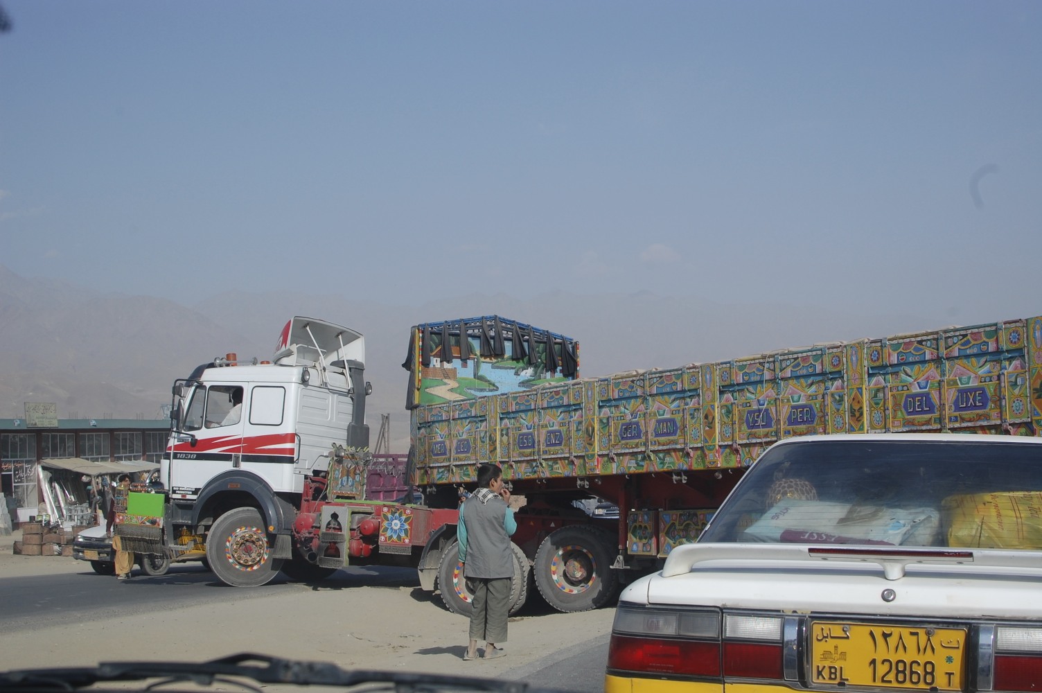 Afghánské číslo 39: automobilové značky, telefonní čísla a společenská pověst o hanbě